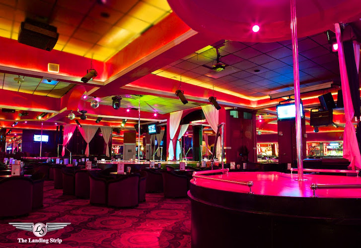 Las Diosas Men's Club