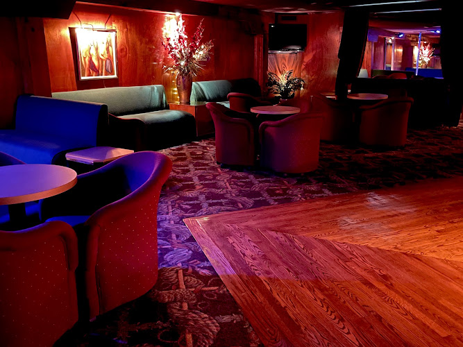 Teasers Men's Club